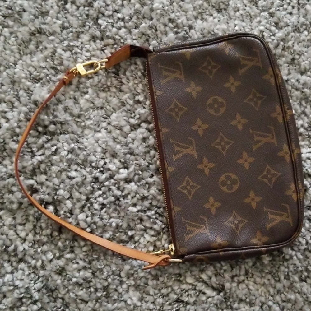 Louis Vuitton Pochette Accessoires Monogram
